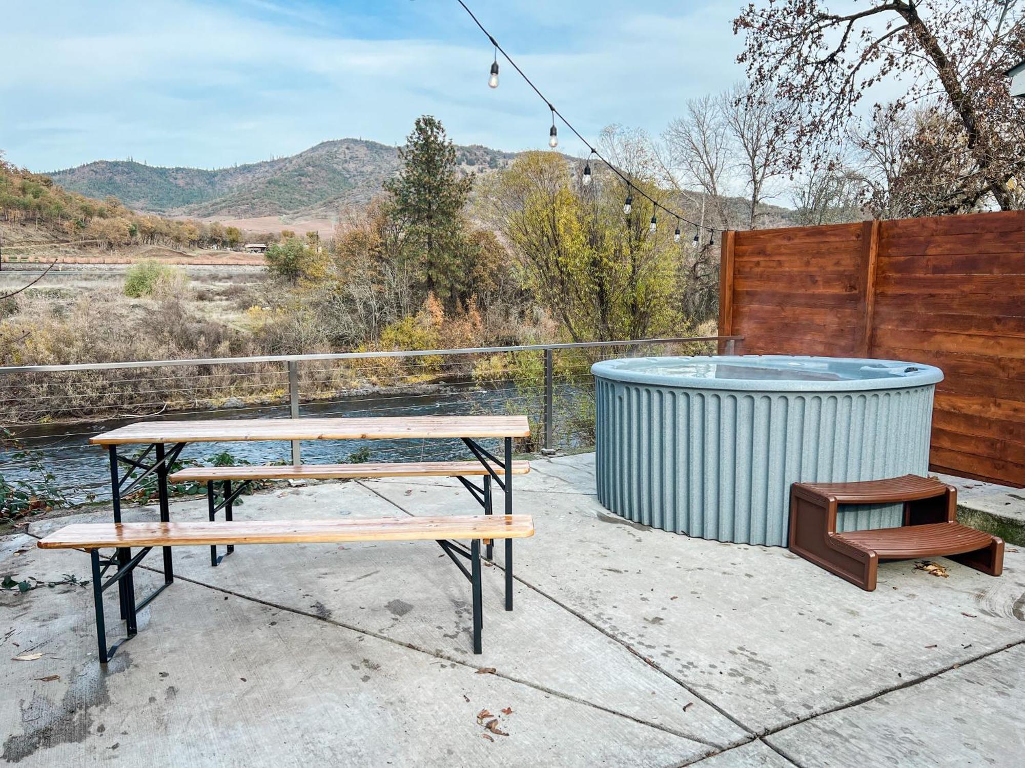 Waterfront River Apartments Rogue River Εξωτερικό φωτογραφία